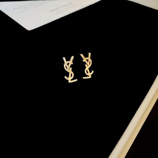 أقراط أنيقة للسيدات - تصميم بسيط من المعدن على شكل حروف للاستخدام اليومي